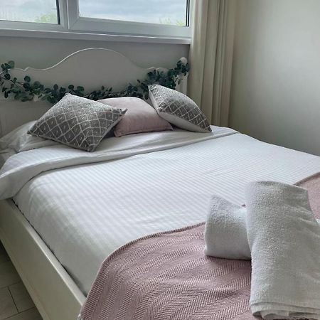 Cozy Flat 15 Mins From City Centre With Parking Διαμέρισμα Κάρντιφ Εξωτερικό φωτογραφία